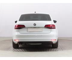 Volkswagen Jetta 2.0 TDI 81kW - 6