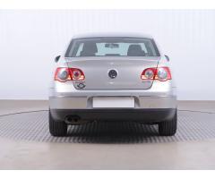 Volkswagen Passat 2.0 TDI 103kW - 6