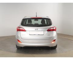 Hyundai i30 1.6 MPI 88kW - 6