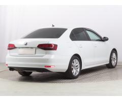 Volkswagen Jetta 2.0 TDI 81kW - 7