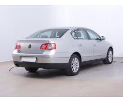 Volkswagen Passat 2.0 TDI 103kW - 7