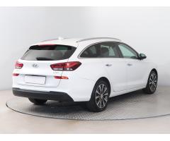 Hyundai i30 1.6 CRDi 100kW - 8