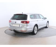 Volkswagen Passat 1.6 TDI 88kW - 8