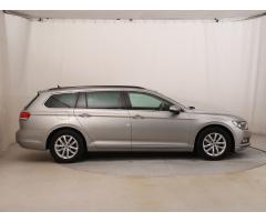 Volkswagen Passat 2.0 TDI 110kW - 8