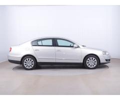 Volkswagen Passat 2.0 TDI 103kW - 8