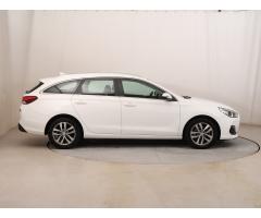 Hyundai i30 1.4 T-GDI 103kW - 8