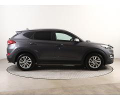 Hyundai Tucson 1.7 CRDi 104kW - 8