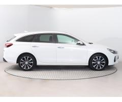 Hyundai i30 1.6 CRDi 100kW - 9