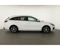 Hyundai i30 1.6 CRDi 85kW - 11