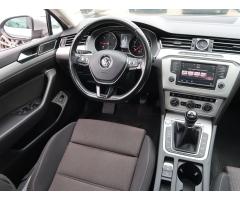 Volkswagen Passat 2.0 TDI 110kW - 9