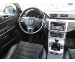 Volkswagen Passat 2.0 TDI 103kW - 10