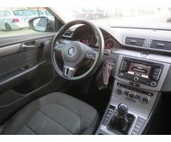 Volkswagen Passat 1.6 TDI 77kW - 9