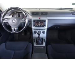 Volkswagen Passat 2.0 TDI 103kW - 10