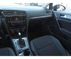 Volkswagen Golf 2.0 TDI 110kW - 11