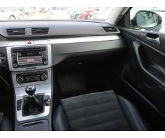 Volkswagen Passat 2.0 TDI 103kW - 12