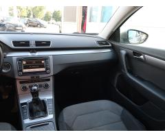 Volkswagen Passat 2.0 TDI 103kW - 12