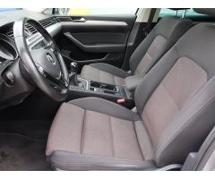 Volkswagen Passat 2.0 TDI 110kW - 17