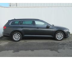 Volkswagen Passat 2.0 TDI 110kW - 9