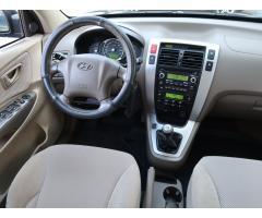 Hyundai Tucson 2.0 i 104kW - 9