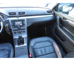 Volkswagen Passat 1.6 TDI 77kW - 11