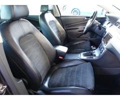 Volkswagen Passat 2.0 TDI 125kW - 12