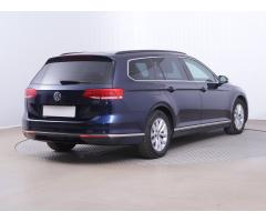 Volkswagen Passat 2.0 TDI 110kW - 7