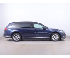 Volkswagen Passat 2.0 TDI 110kW - 8