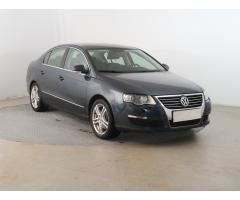 Volkswagen Passat 2.0 TDI 103kW - 1