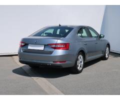 Škoda Superb 2.0 TDI 110kW - 7