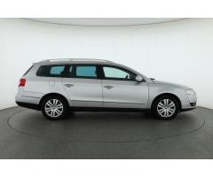 Volkswagen Passat 2.0 TDI 103kW - 8