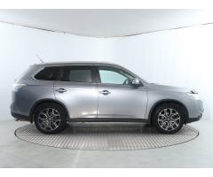 Mitsubishi Outlander 2.2 DI-D 110kW - 8