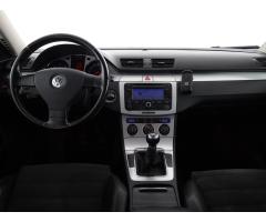 Volkswagen Passat 2.0 TDI 103kW - 9