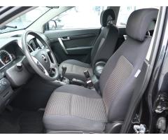 Chevrolet Captiva 2.4 i 100kW - 16