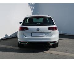 Volkswagen Passat 2.0 TDI 110kW - 6