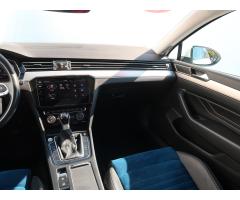 Volkswagen Passat 2.0 TDI 110kW - 11