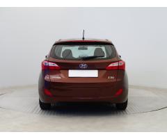 Hyundai i30 1.6 MPI 88kW - 6