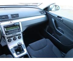 Volkswagen Passat 1.8 TSI 118kW - 11