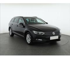 Volkswagen Passat 2.0 TDI 110kW - 1