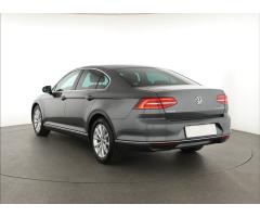 Volkswagen Passat 2.0 TDI 110kW - 5