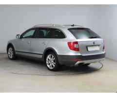 ŠKODA SUPERB COMBI 2.0TDI 140 LAURIN&K 4X4 DSG 7ST