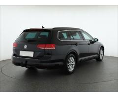 Volkswagen Passat 2.0 TDI 110kW - 7