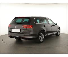 Volkswagen Passat 2.0 TDI 110kW - 7