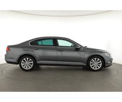 Volkswagen Passat 2.0 TDI 110kW - 8