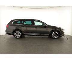 Volkswagen Passat 2.0 TDI 110kW - 8