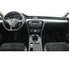 Volkswagen Passat 2.0 TDI 110kW - 9