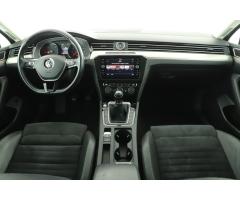 Volkswagen Passat 2.0 TDI 110kW - 9