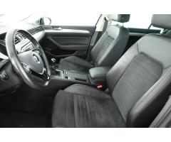 Volkswagen Passat 2.0 TDI 110kW - 10