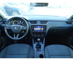 Škoda Octavia 1.6 TDI 85kW - 10