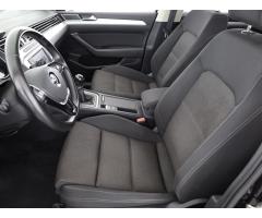 Volkswagen Passat 2.0 TDI 110kW - 13