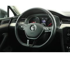 Volkswagen Passat 2.0 TDI 110kW - 14